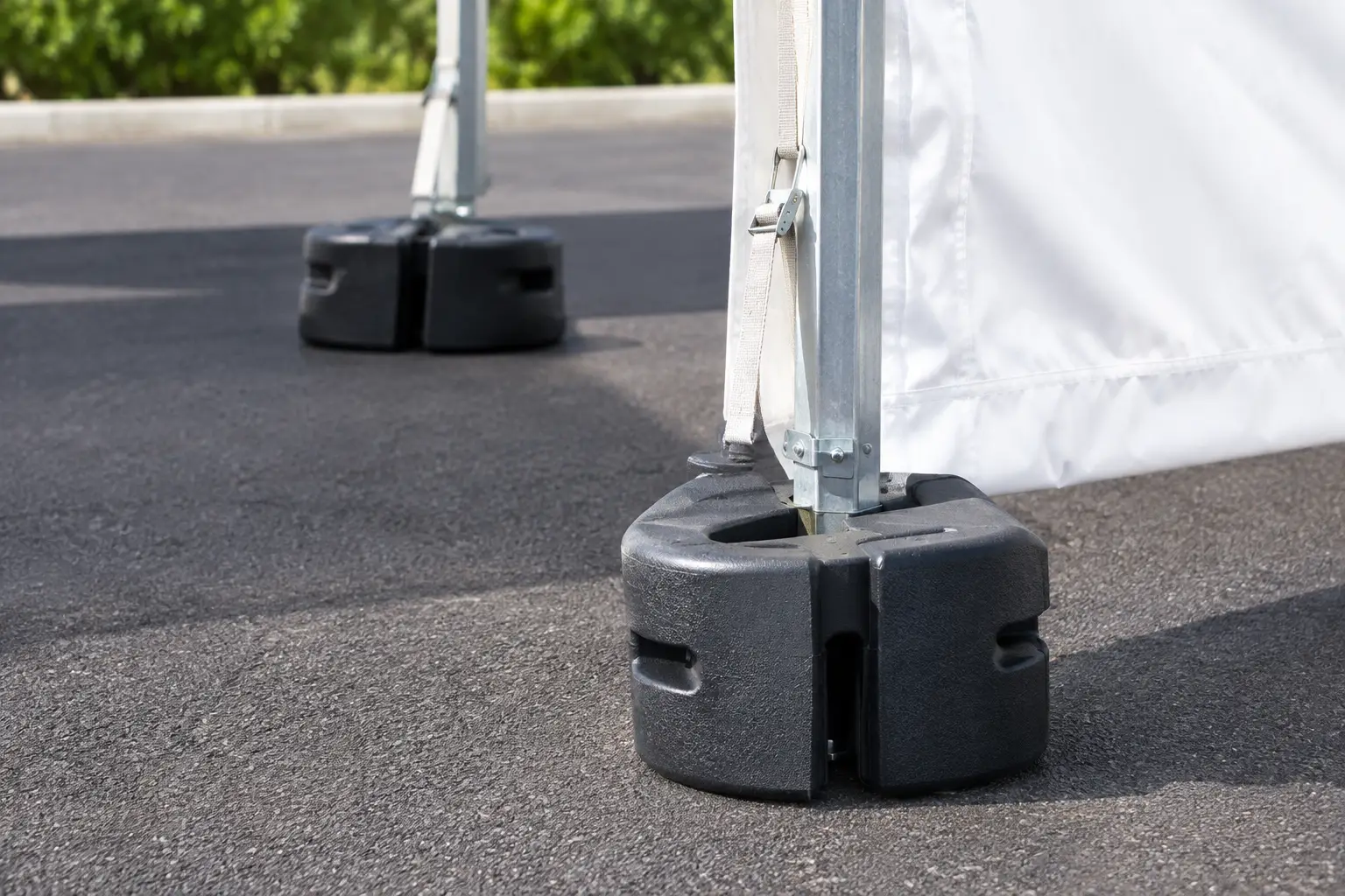 Praktische Zeltgewichte für Asphaltflächen